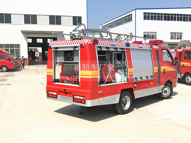 �|�L(f��ng)С�ͼ�(x��)ˮ�F����܇(ch��)(���A�{���)